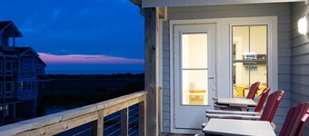 Dog Friendly - Sound View Home on private harbor. Amazing Sunsets-Fishing-Dock