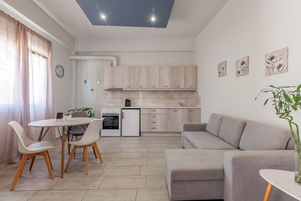 TV a schermo piatto, libri