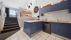 Kjøleskap, mikrobølgeovn, ovn og oppvaskmaskin