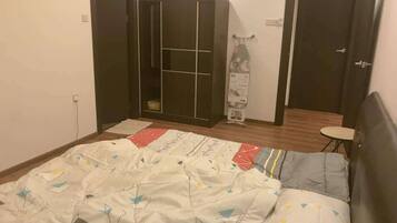 3 bedrooms, iron/ironing board, WiFi, wheelchair access