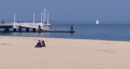 ARCACHON CENTRE T2 EXPO SUD AVEC PARKING PROCHE DE LA PLAGE ET AU PIED DU TGV
