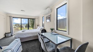 1 dormitorio y ropa de cama