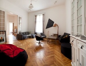 TV - Great apartment for groups (Budapest)