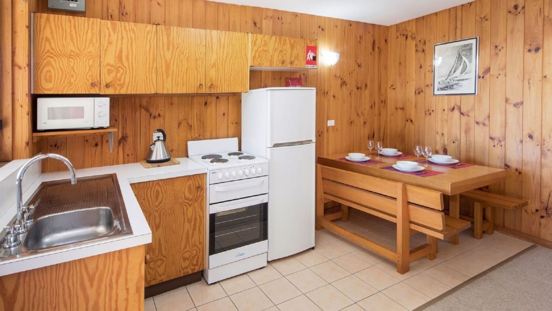 Fridge, microwave, oven, coffee/tea maker