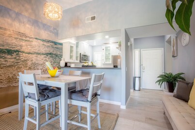 Luxury Lakefront Condo freshly renovated in Gated Community