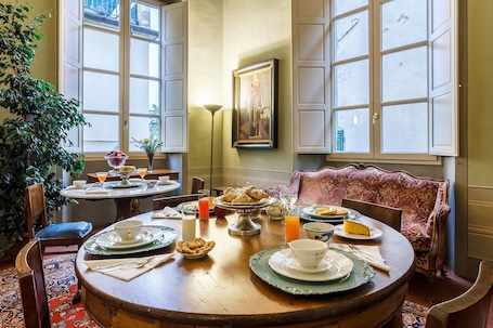 Desayuno continental incluido todos los días
