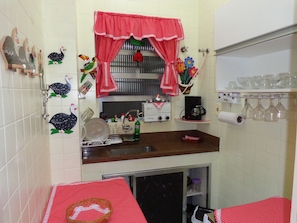 Appartement, plusieurs lits | Cuisine privée | Réfrigérateur, four, cafetière/bouilloire, grille-pain