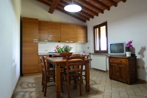 Apartment (4) | Living area | TV - Agriturismo Ferri di Ferri Donatella (Bibbona)