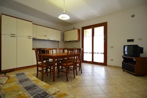 Apartment (4) | Living area