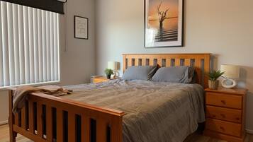 4 bedrooms, desk, iron/ironing board, free WiFi