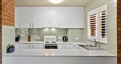 Enjoy the convenience of this two bedroom ground floor apartment close to the beach.