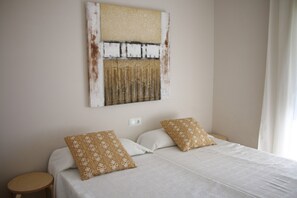 2 slaapkamers, een strijkplank/strijkijzer, gratis wifi