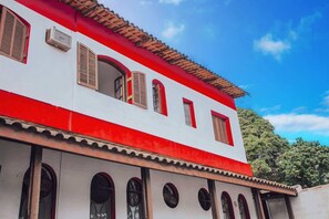 Fachada da propriedade