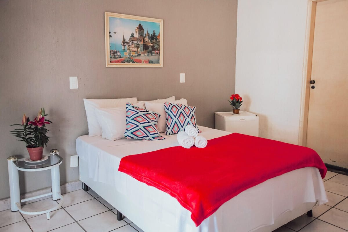 1 habitación, minibar, wifi gratis y ropa de cama