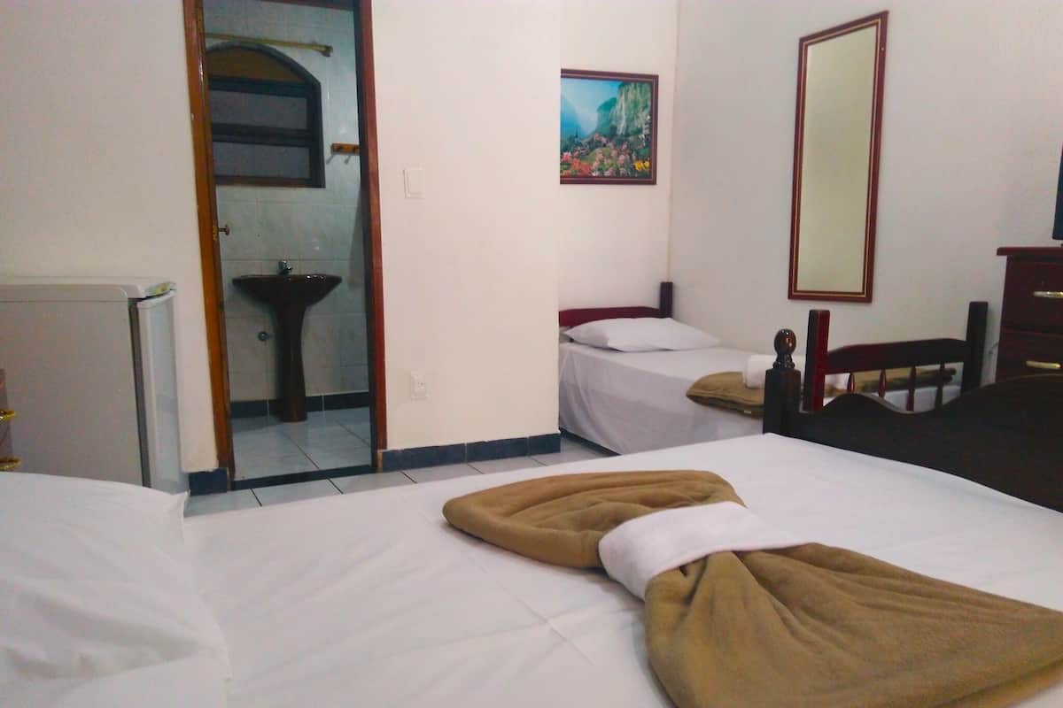 1 habitación, minibar, wifi gratis y ropa de cama