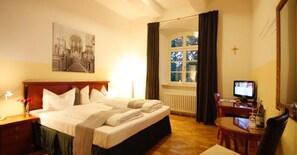 In-room safe, desk, free WiFi, bed sheets - Klosterhotel Wöltingerode (Goslar)