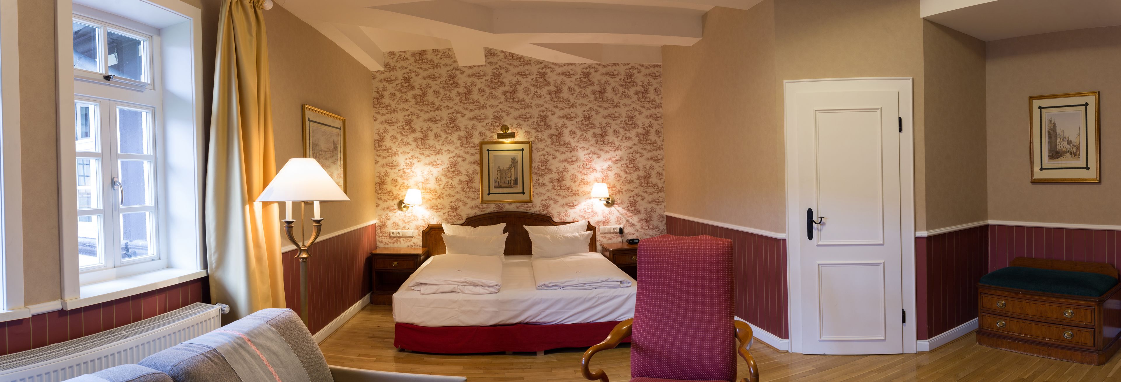 1 bedroom, in-room safe, desk, free wifi