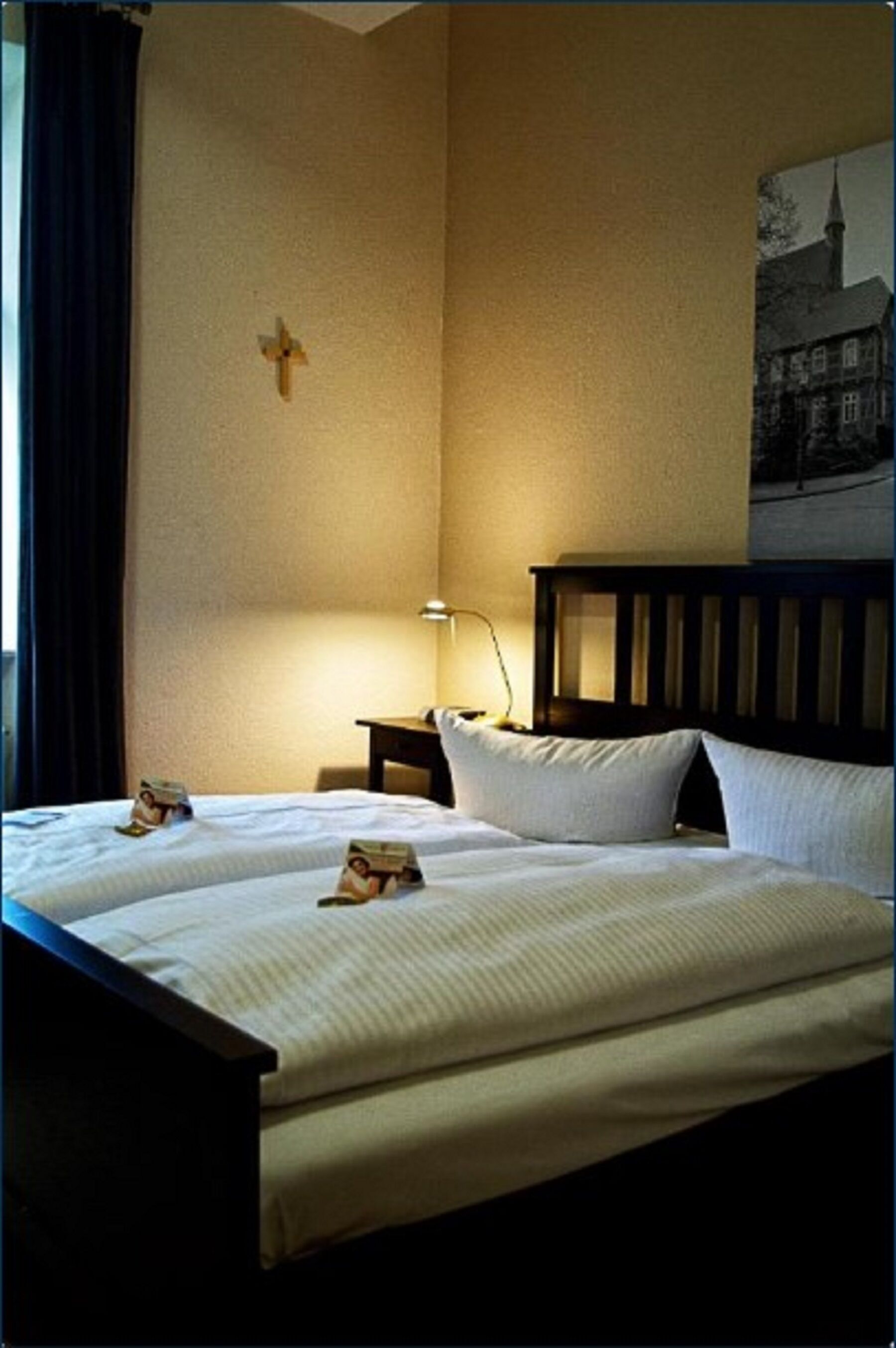 Coffres-forts dans les chambres, bureau, Wi-Fi gratuit, draps fournis