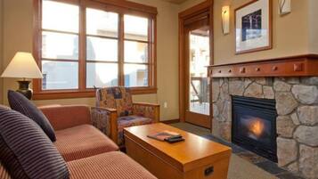 Smart TV, fireplace, DVD player