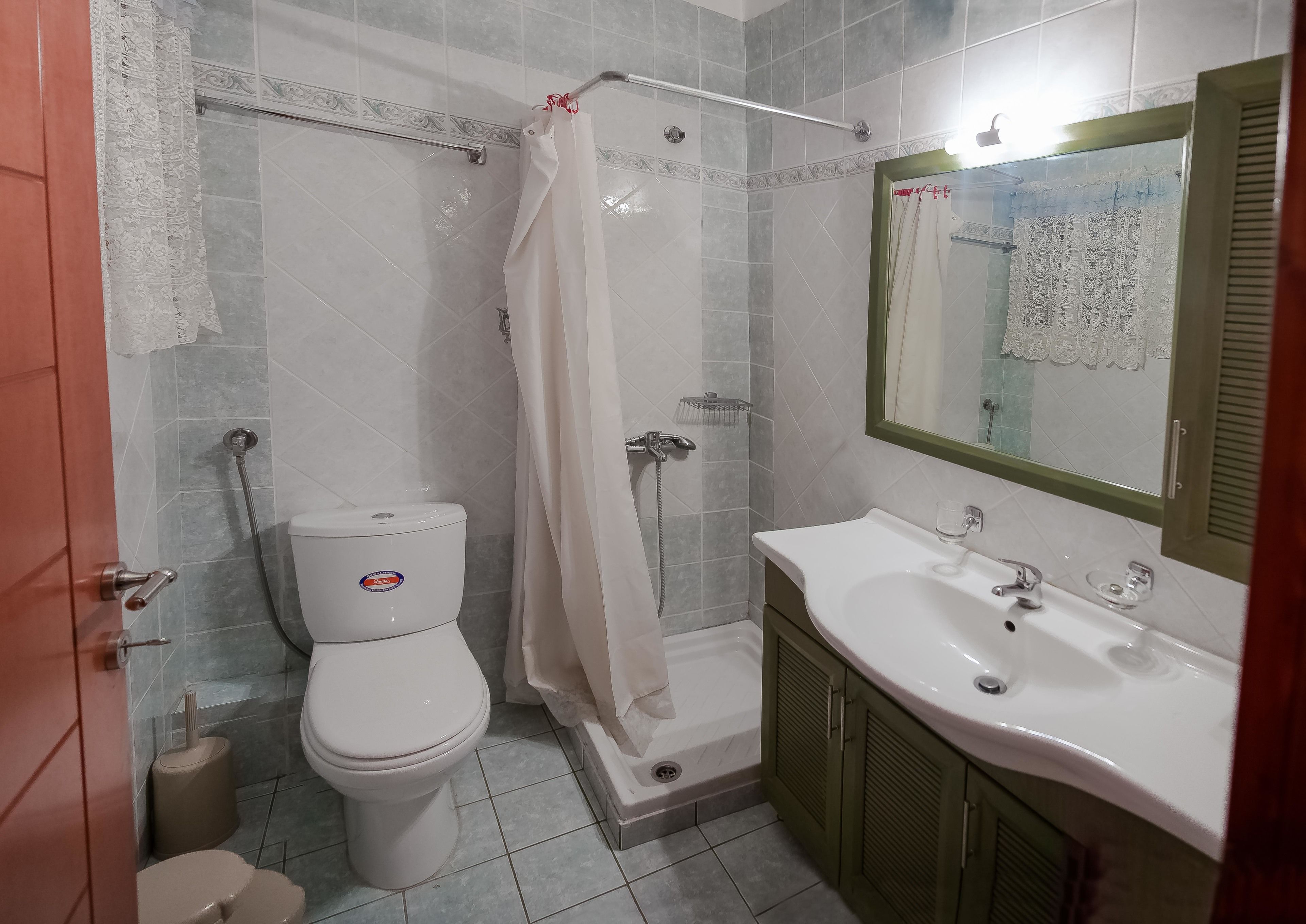 Appartement Luxe, 3 chambres | Salle de bain | Sèche-cheveux, serviettes fournies