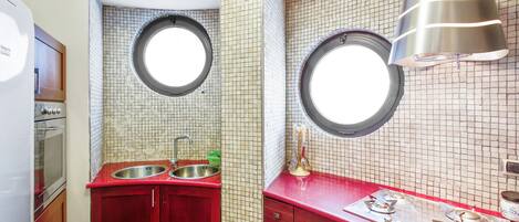 Apartment, 2 Schlafzimmer | Eigene Küche | Großer Kühlschrank, Ofen, Herdplatte