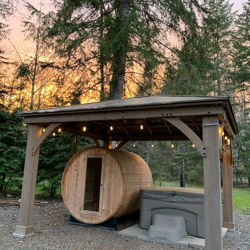 Hera's Chalet with Hot Tub & Sauna