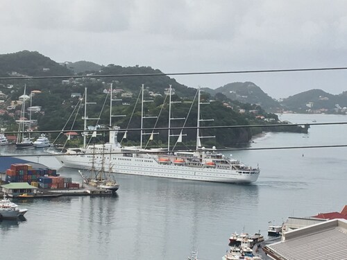 Carenage View: 2 BR, 2 BA apt overlooking Town, Harbor and Beach