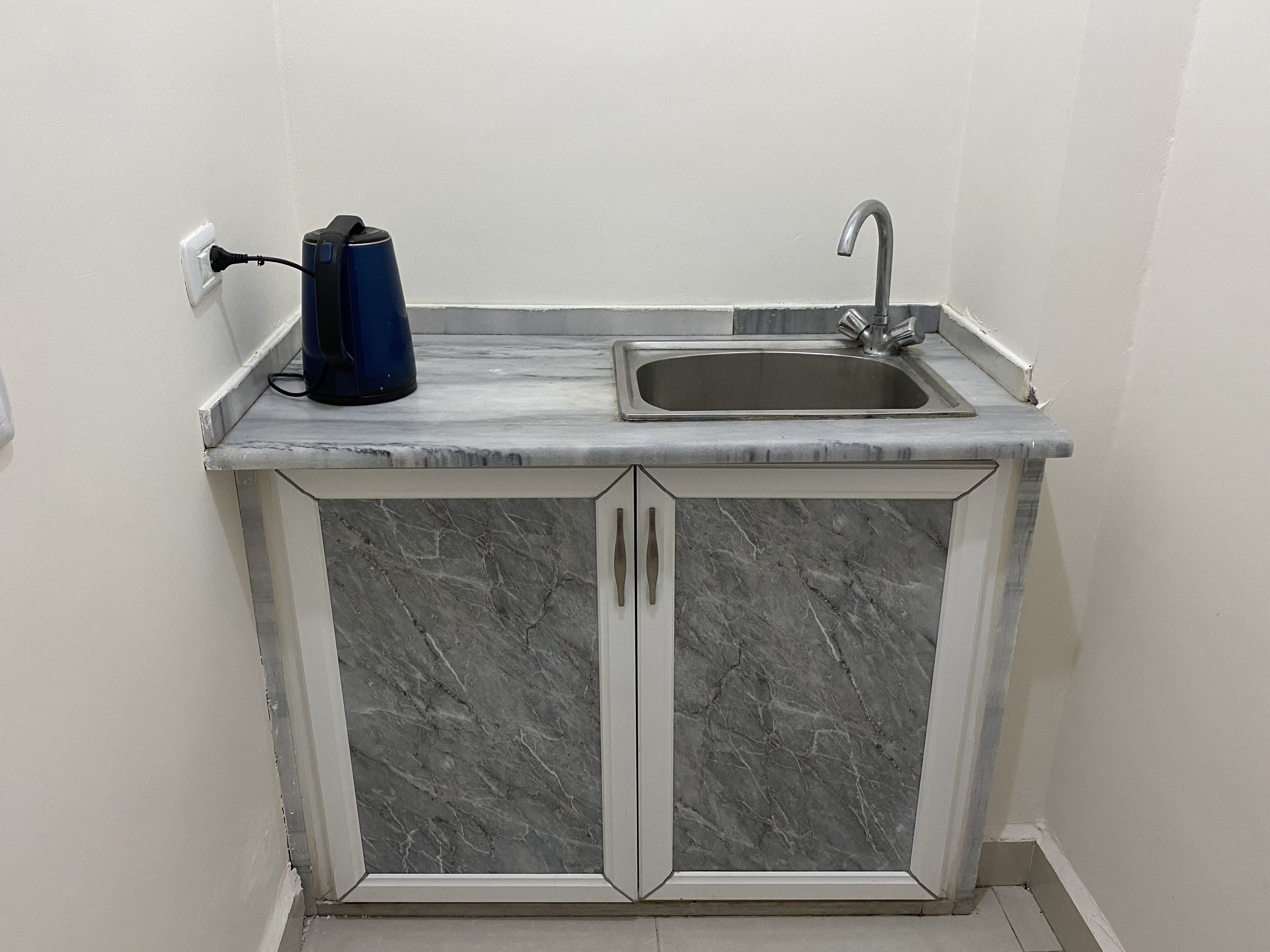 Jääkaappi, vedenkeitin