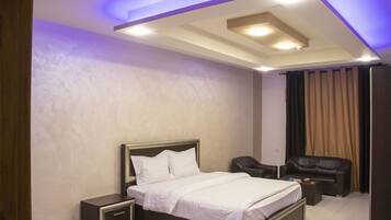 Egyptian cotton sheets, premium bedding, pillow-top beds, minibar