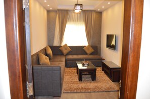 En 32-tommers LCD-TV med Parabol-TV samt TV