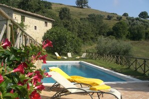 Piscine extérieure (ouverte en saison)