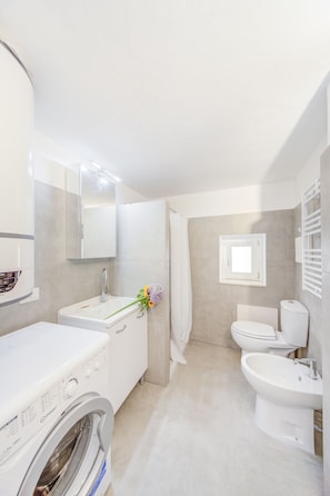 Appartement, 2 chambres | Salle de bain
