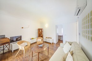 Appartement, 2 chambres | Salle de séjour