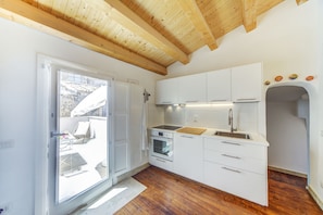 Apartment, 2 Schlafzimmer | Eigene Küche | Großer Kühlschrank, Ofen, Herdplatte, Geschirrspüler