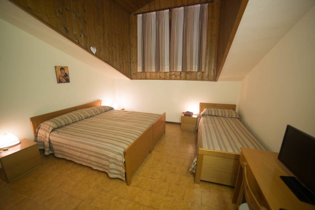 Familien-Vierbettzimmer | Kostenloses WLAN, Bettwäsche