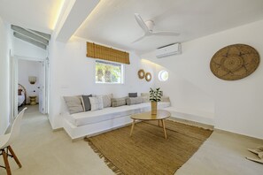 TV - Villa LA SARDINA 1ª Línea Playa (Denia)