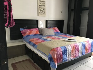 1 bedroom, iron/ironing board, internet, bed sheets