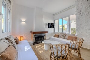 Télévision, cheminée