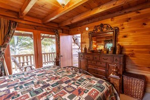 2 makuuhuonetta, silitysrauta/-lauta, ilmainen Wi-Fi, vuodevaatteet