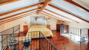 Duplex, 1 Bedroom | 1 bedroom, bed sheets