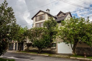 Fachada de Villa Edelmira