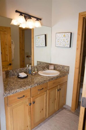 Vasca, asciugacapelli, asciugamani