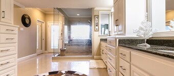 Precioso Country Home minutos de Magnolina y Baylor Pool HotTub River Front