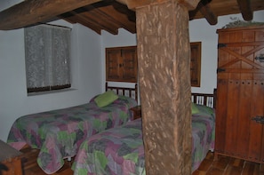 3 chambres, lit parapluie, Wi-Fi gratuit, draps fournis