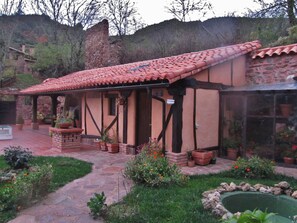 Exterior - Beautiful house to disconnect, lonely and idyllic place, lots of peace and silence (Turza)
