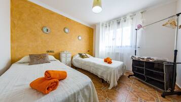 5 slaapkamers, een strijkplank/strijkijzer, wifi, beddengoed