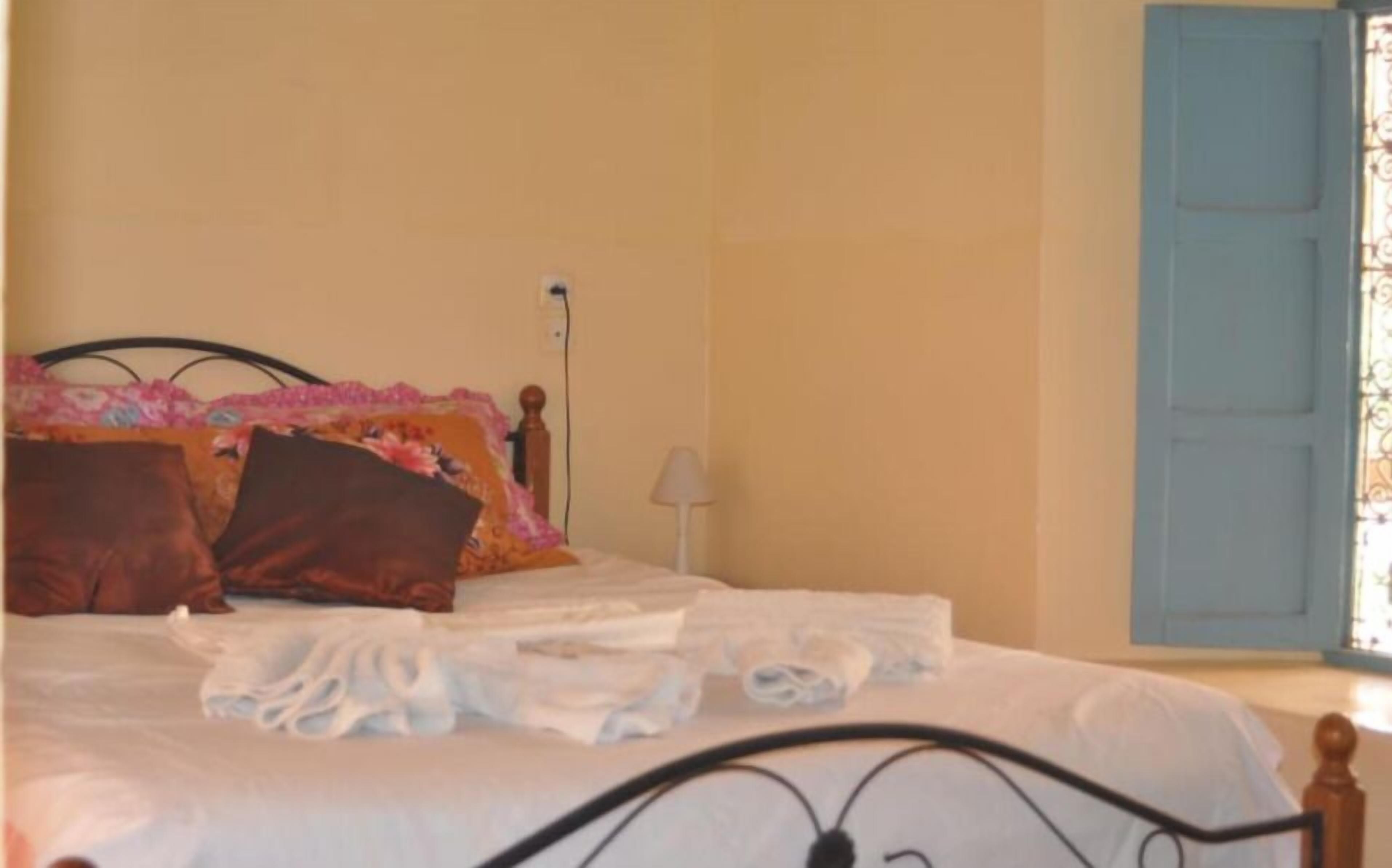 Standard Double Room | Bed sheets