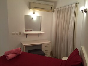 1 habitación, tabla de planchar con plancha y acceso a internet 