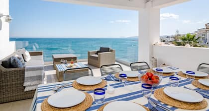 BEACHFRONT VILLA DE LUXE PISCINE PRIVĂE VUE SUR LA MER SUPERBE VENTE Ă BARS MAGASINS ETC