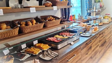 Colazione a buffet inclusa, servita tutte le mattine